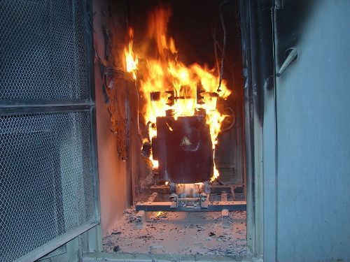 夏日炎炎，北京創(chuàng)聯(lián)匯通電氣教你必備油浸式變壓器防火常識(shí)